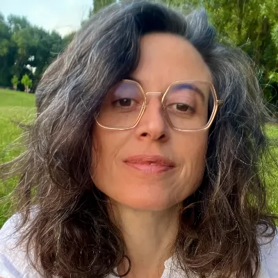 Maria Estácio, explicadora de geometria descritiva em Lisboa, presencial.